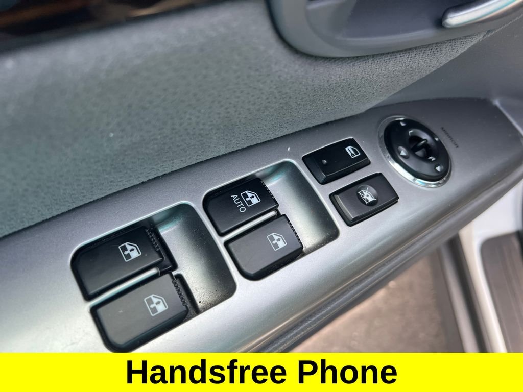 Used 2011 Frost White Hyundai SE image 5