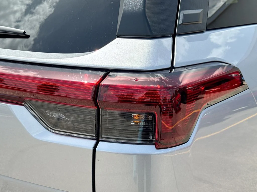 New 2026 ICE SILVER METALLIC Subaru Premium image 35