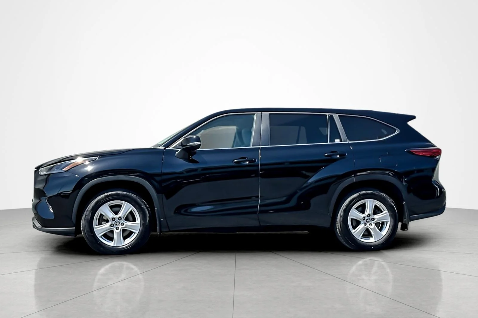 Used 2023 MIDNIGHT BLACK Toyota LE image 2
