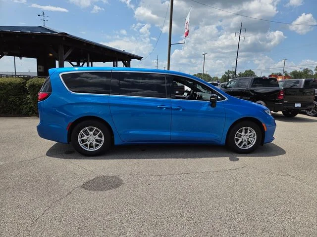 Used 2026 Blue Chrysler Select image 18