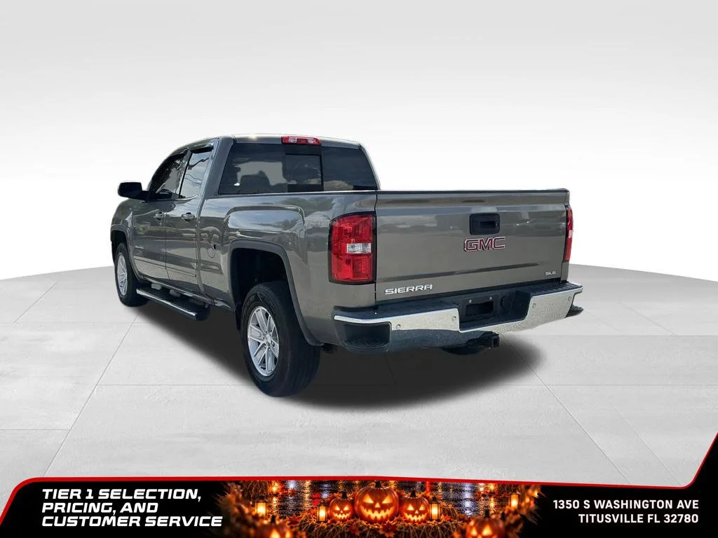 Used 2017 PEPPERDUST METALLIC GMC SLE image 3