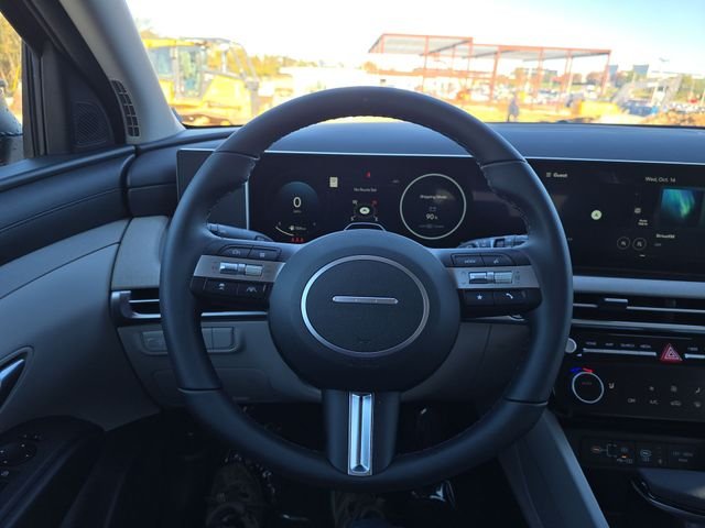 Used 2025 Black Hyundai SEL Convenience image 14