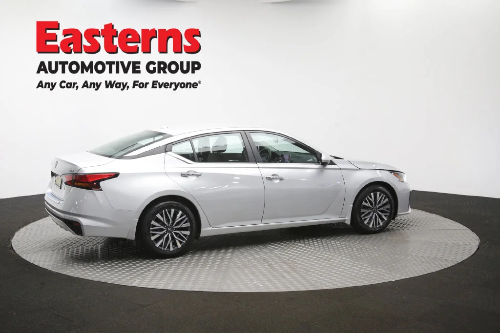 Used 2023 Silver Nissan 2.5 SV image 43