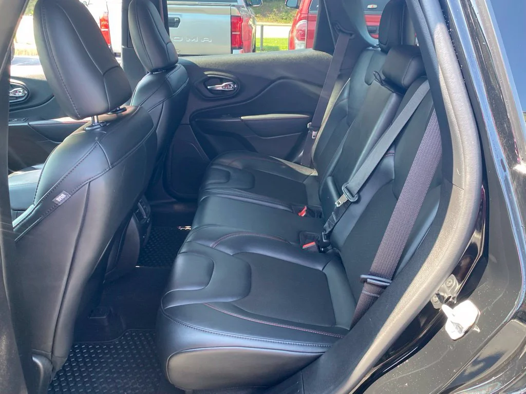 Used 2022 Black Jeep Trailhawk image 7