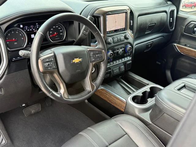 Used 2022 Beige Chevrolet High Country image 9
