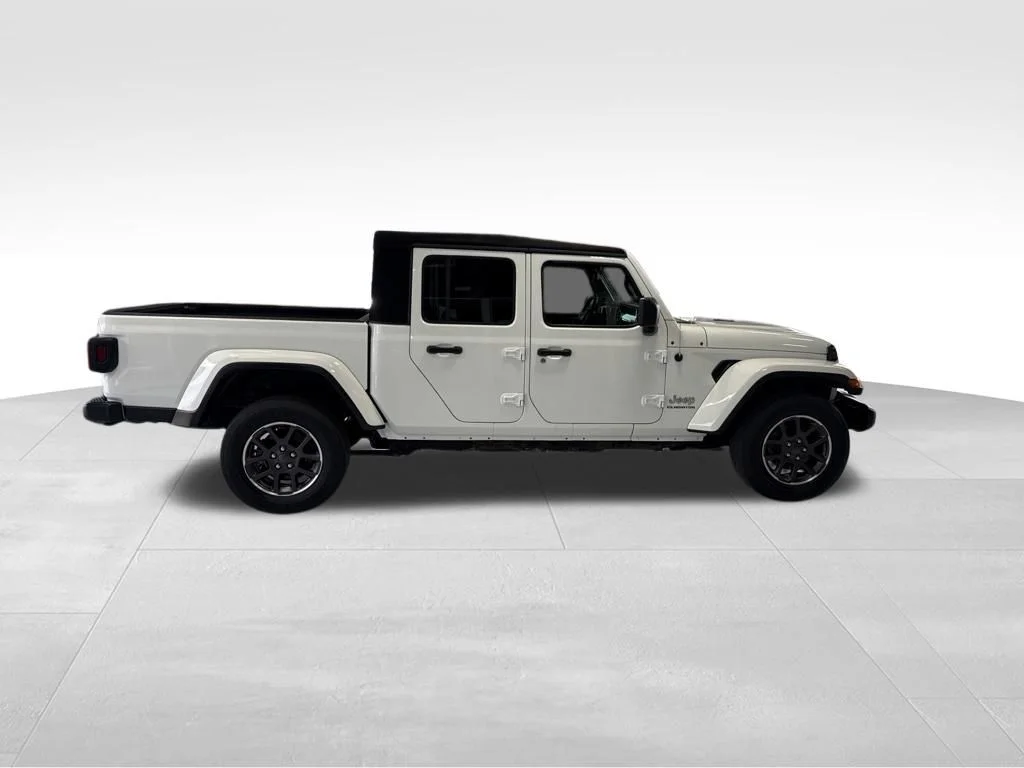 Used 2021 White Jeep Overland image 7