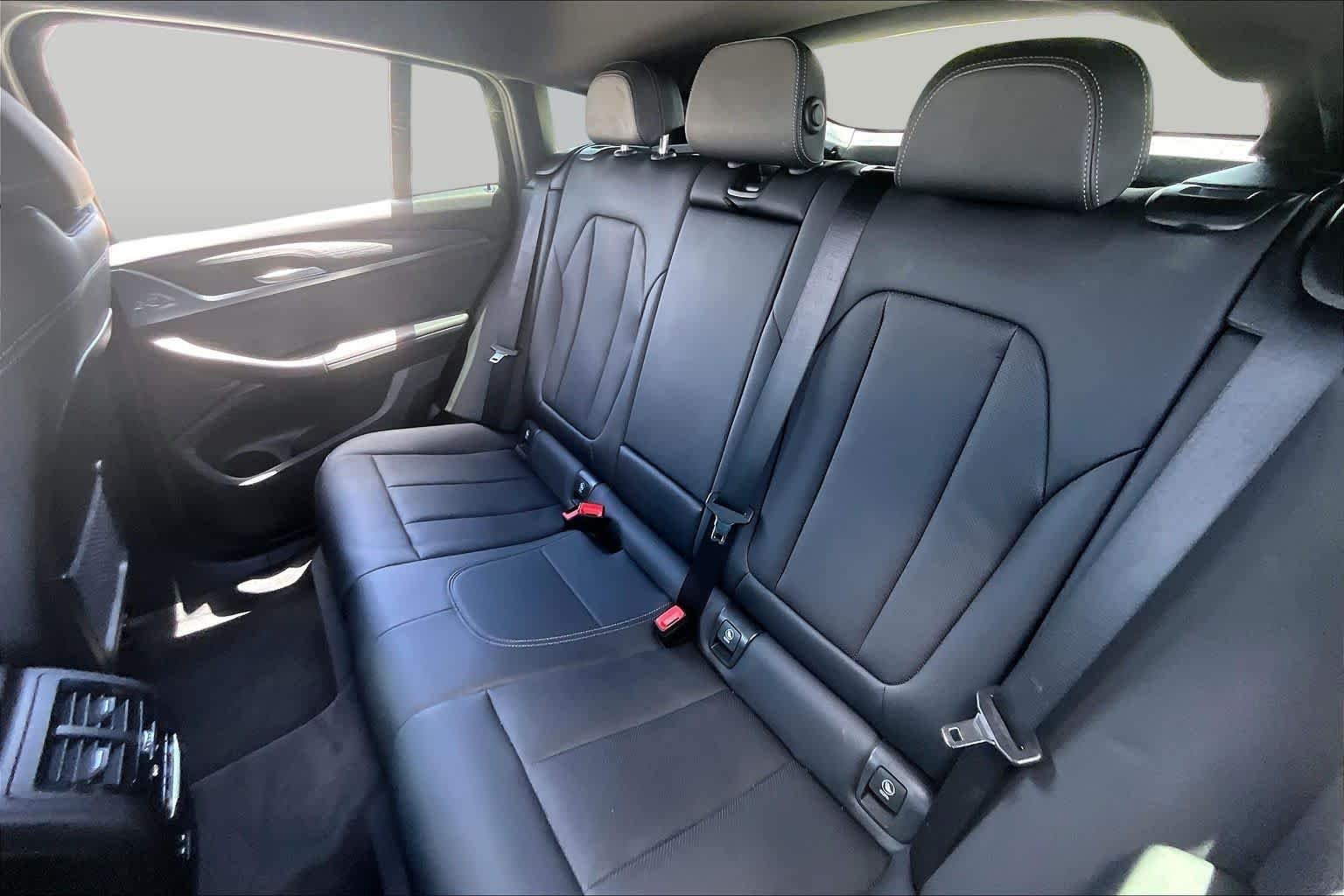 Used 2024 Black Sapphire Metallic BMW xDrive30i image 19