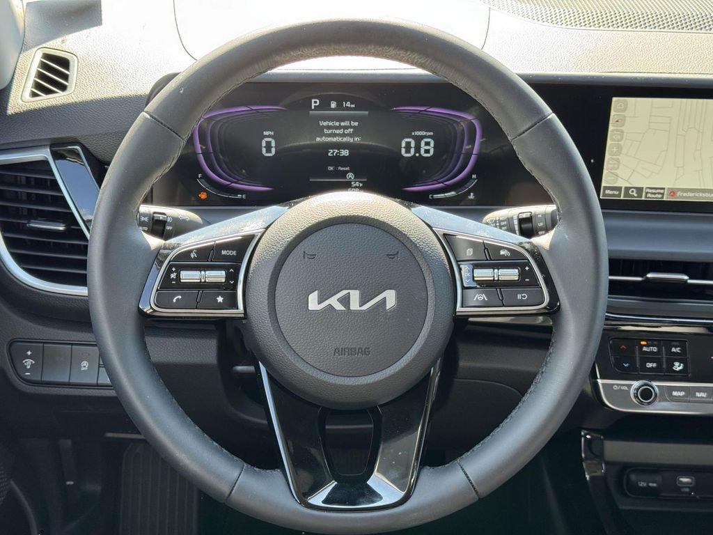 Used 2026 White Kia S image 18