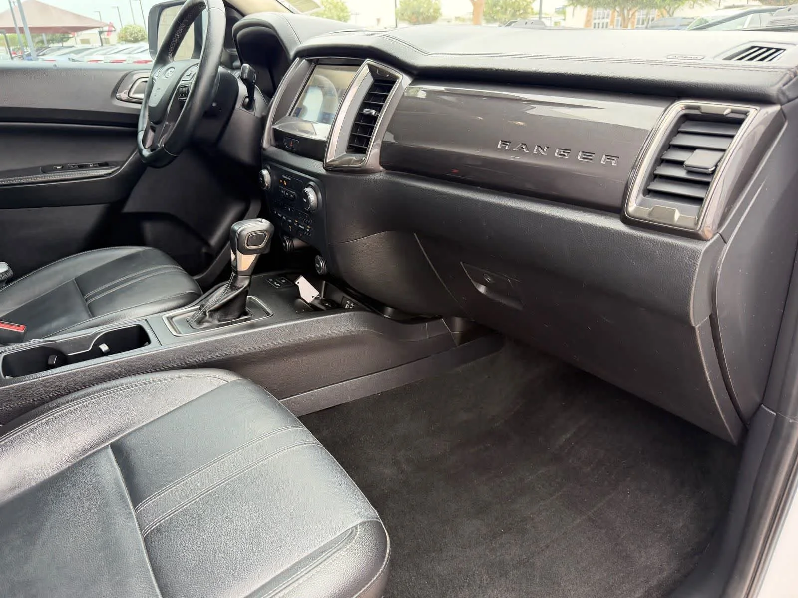 Used 2020 Oxford White Ford LARIAT image 11
