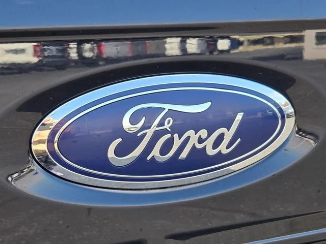 Used 2023 Black Ford XLT image 17