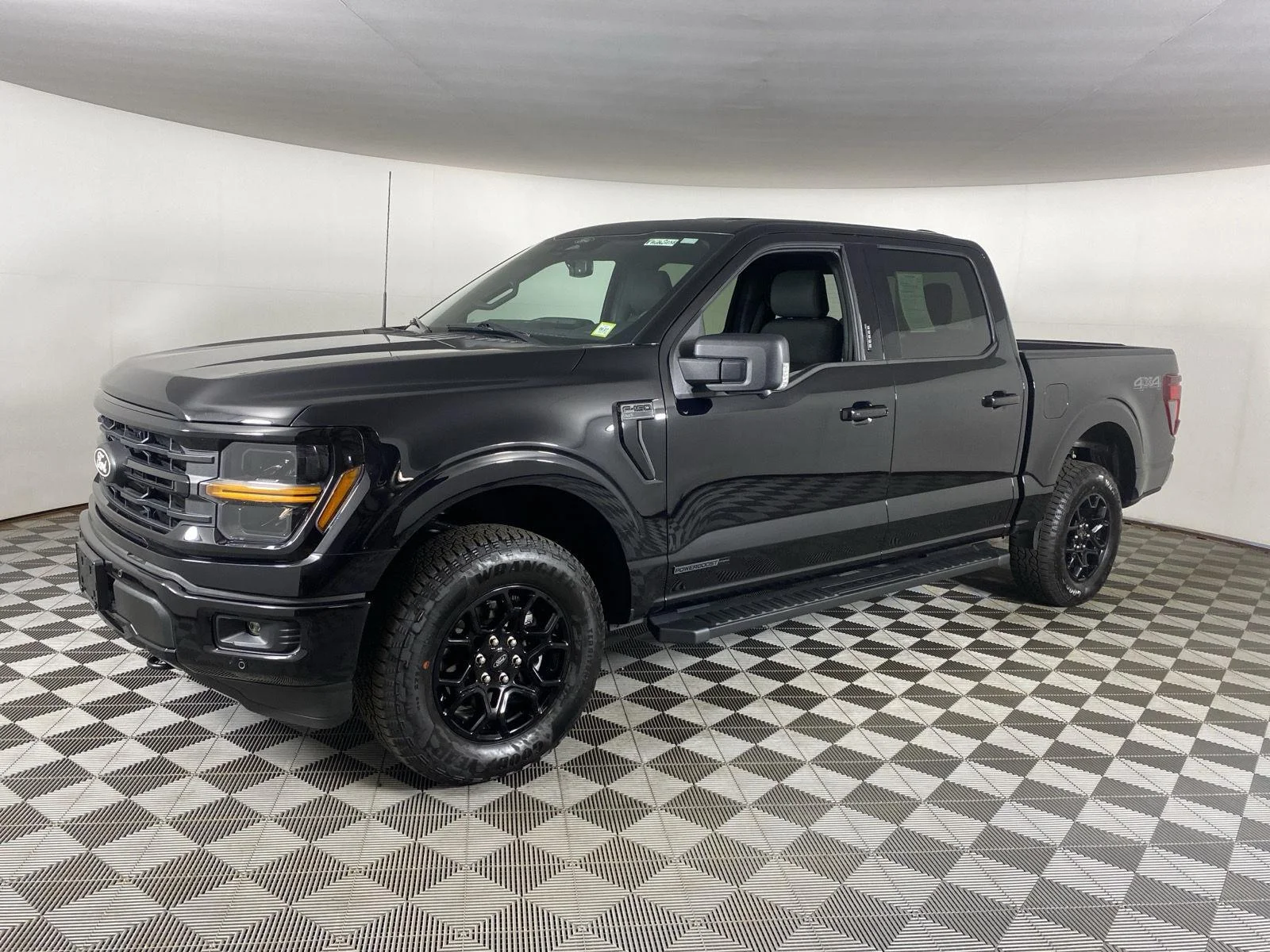 New 2026 Agate Black Metallic Ford XLT image 3