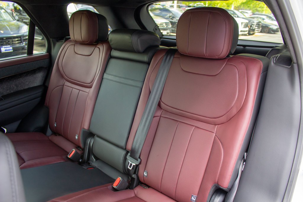 Used 2025 Gray Land Rover Autobiography image 22