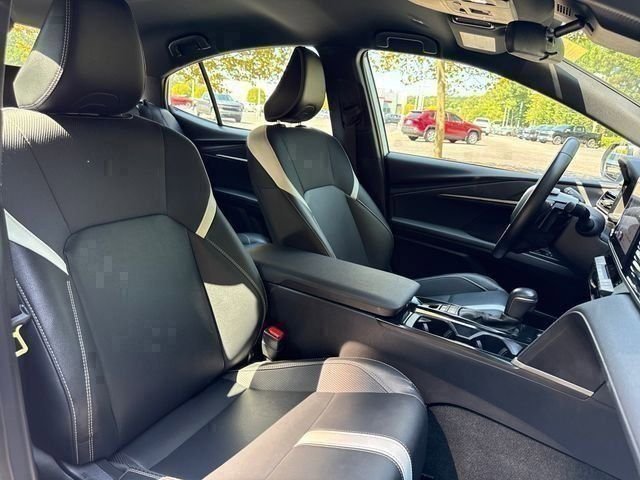 Used 2025 Ice Toyota SE image 82