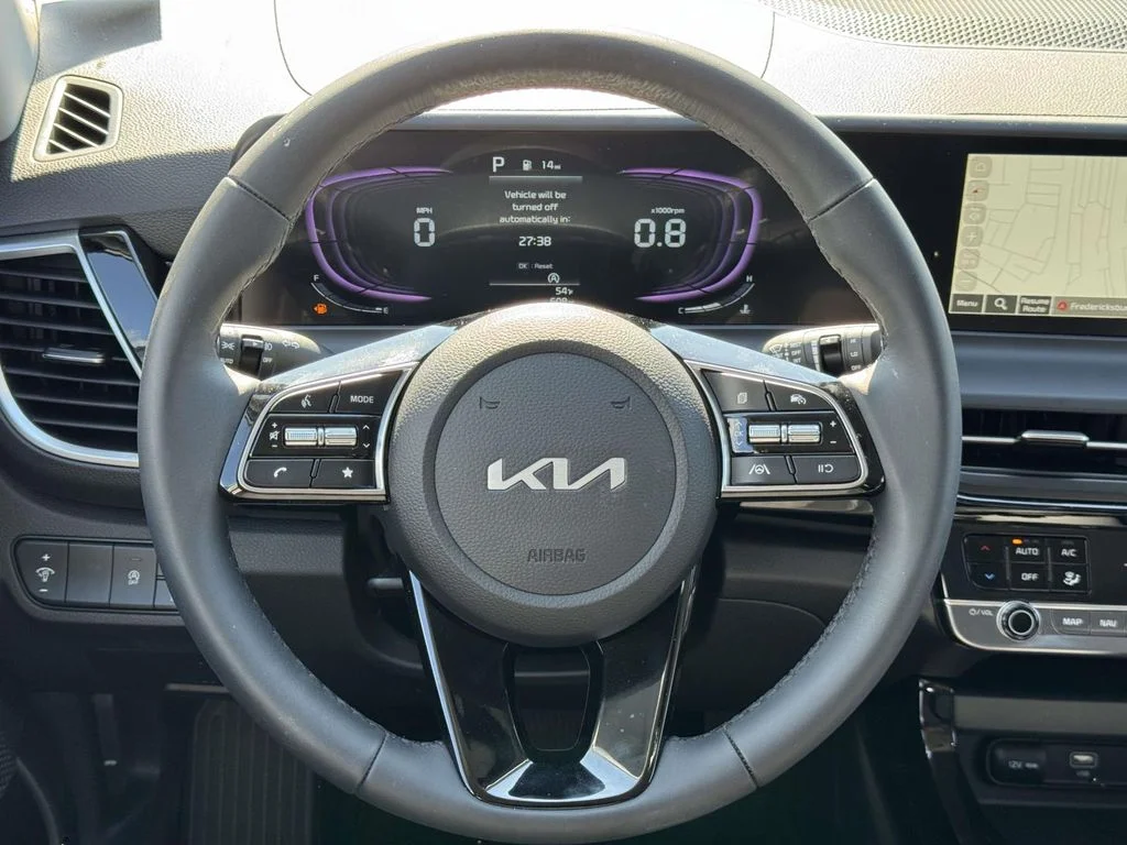Used 2026 White Kia S image 18