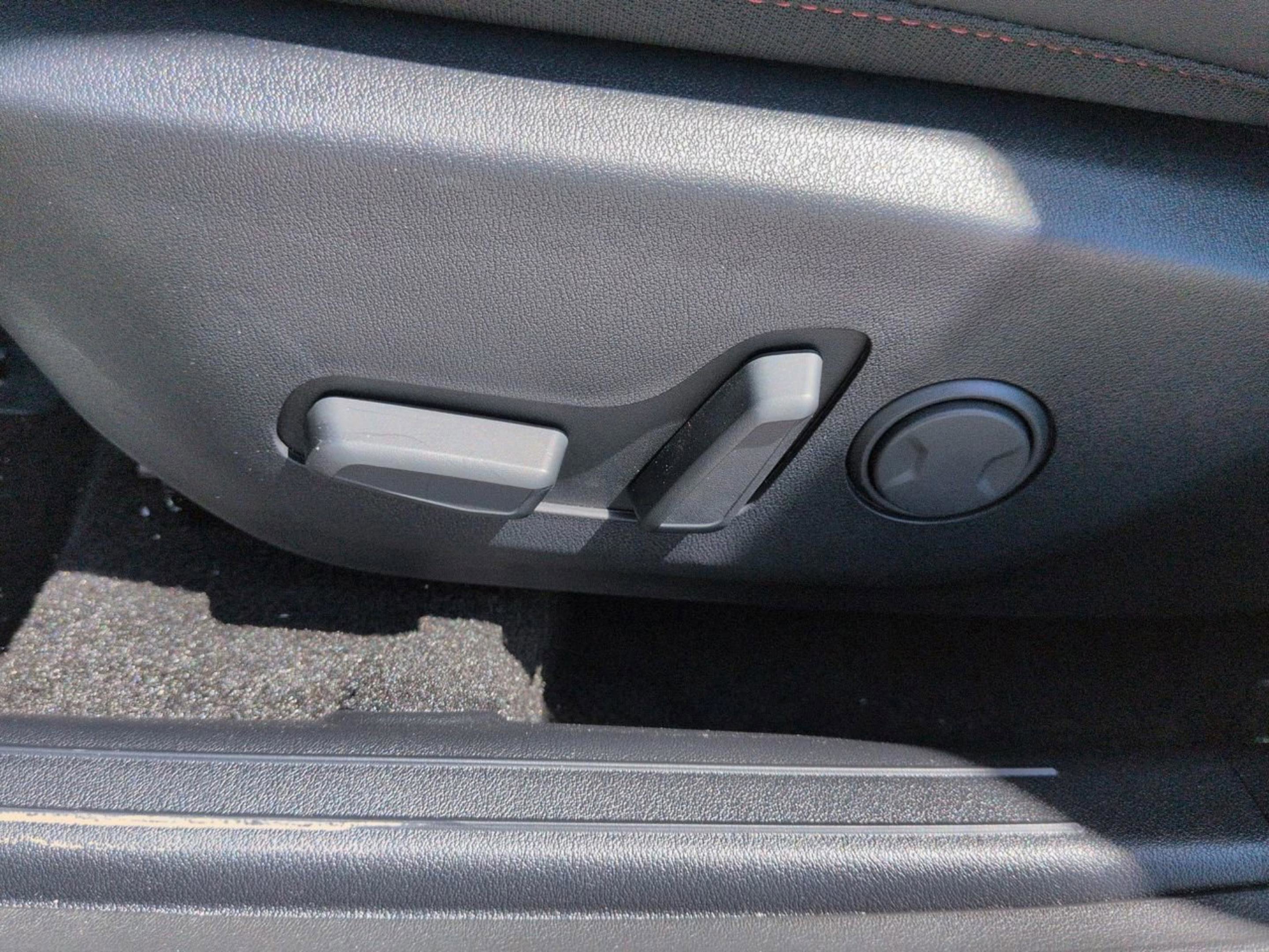 New 2026 Snow White Pearl Kia GT-Line image 21