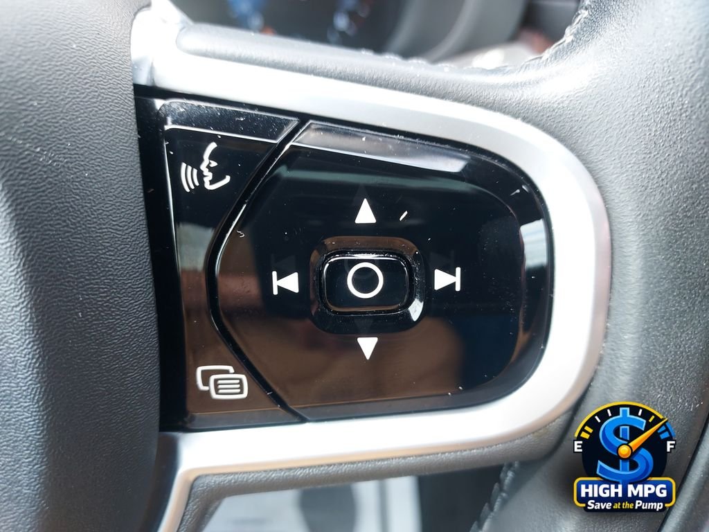 Used 2021 Blue Volvo T5 Inscription image 22