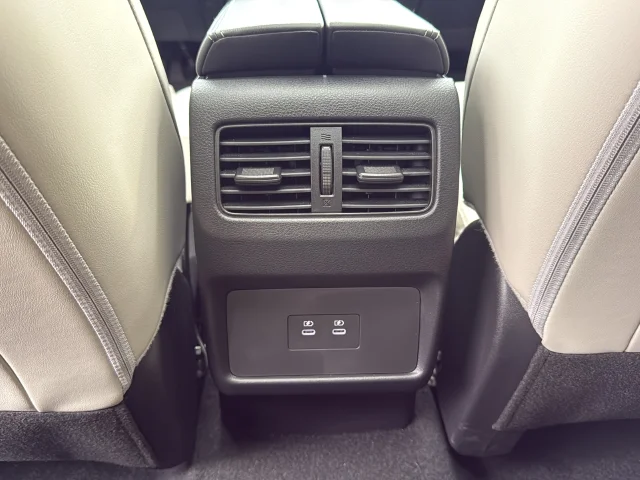 Used 2025 White Nissan SV image 33