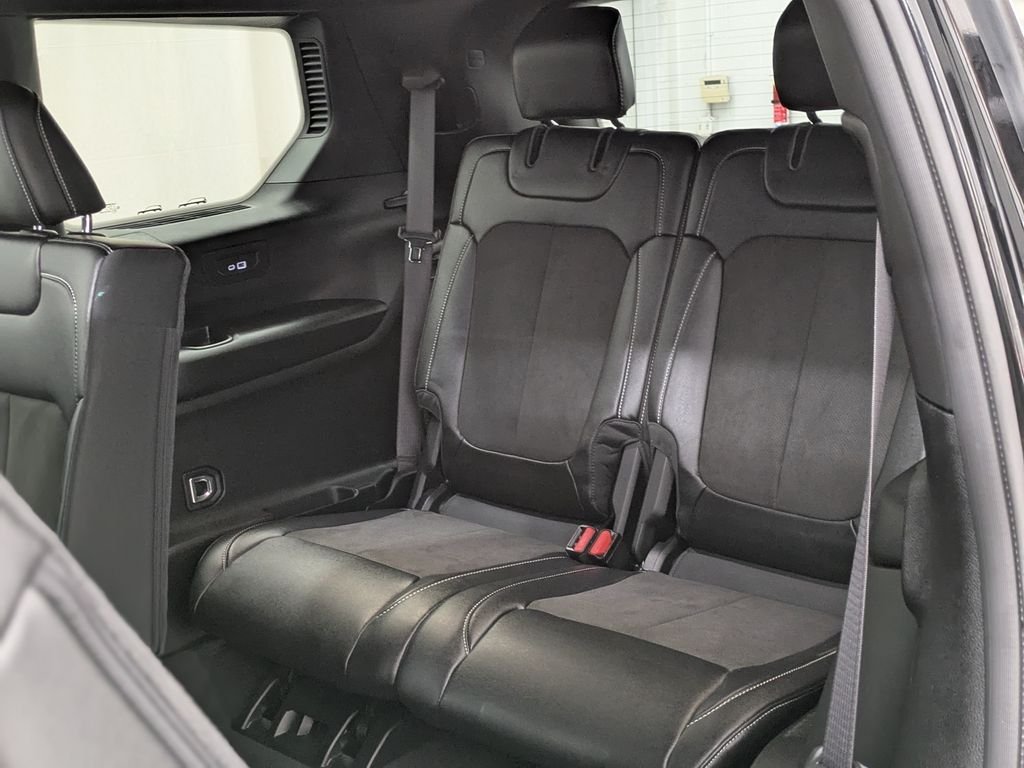 Used 2023 Black Jeep Altitude image 16