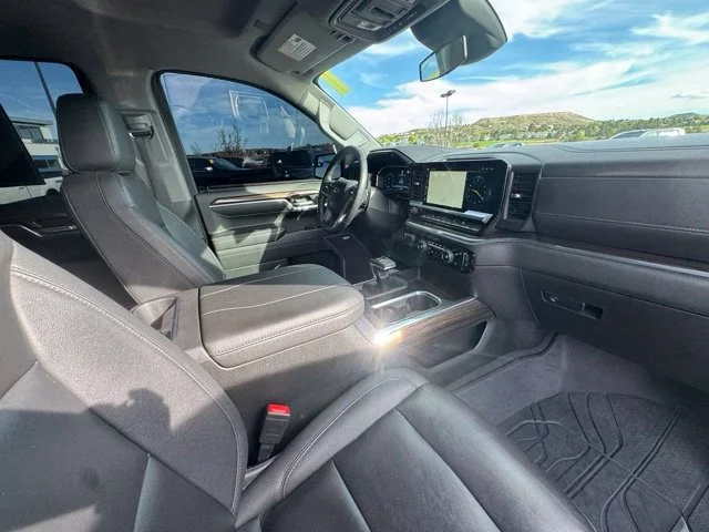 Used 2023 SUMMIT WHITE Chevrolet RST image 25