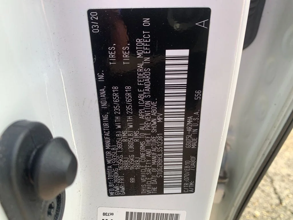 Used 2020 White Toyota XLE image 33