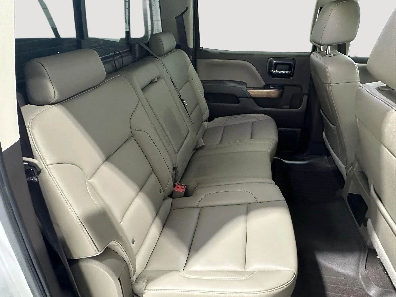Used 2018 SUMMIT WHITE Chevrolet LTZ image 25
