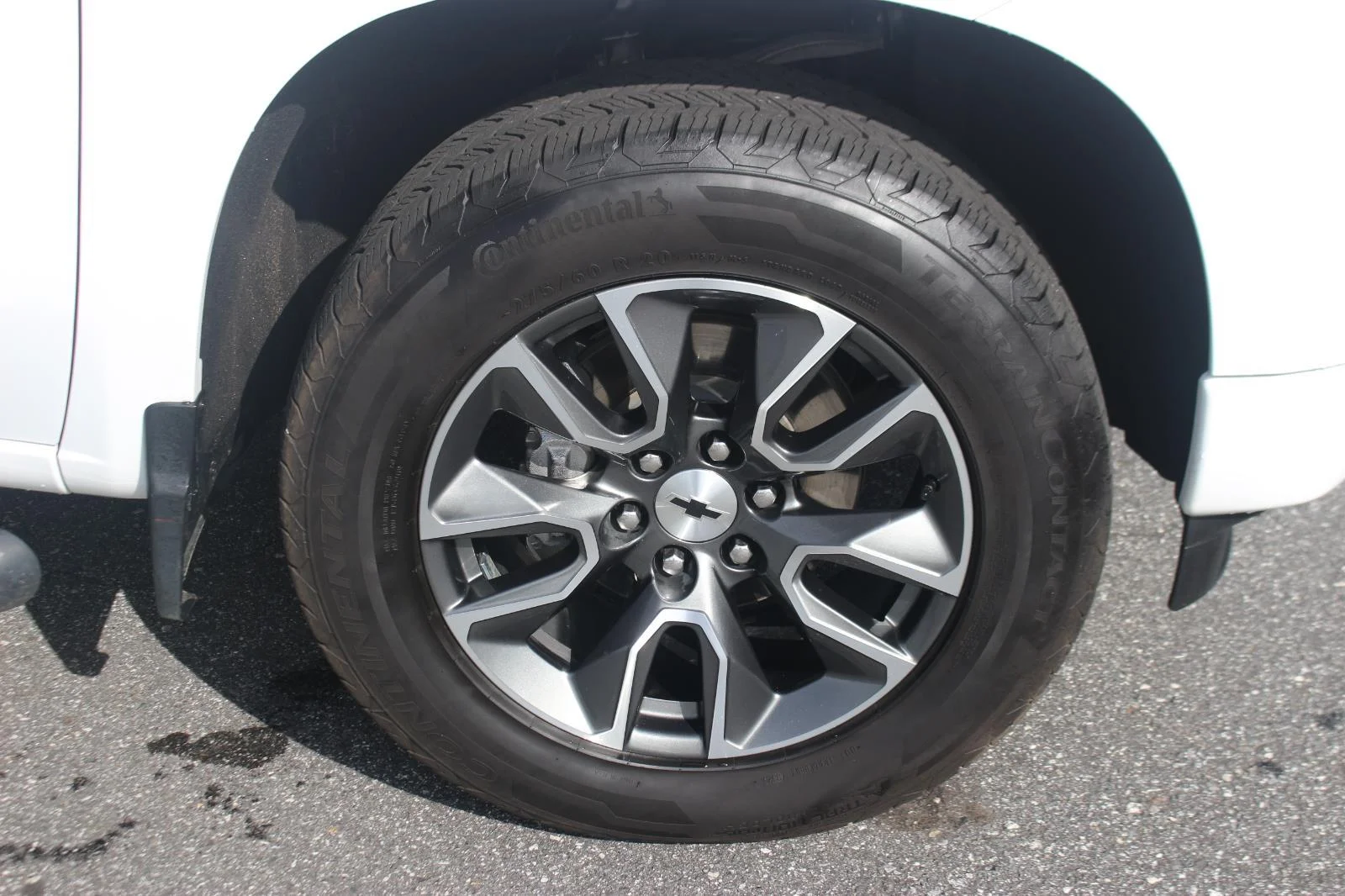 Used 2024 Summit White Chevrolet RST image 37