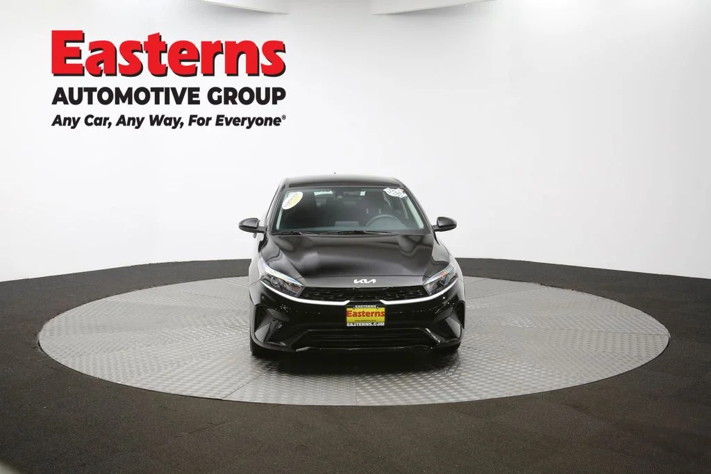 Used 2022 Black Kia LXS image 49