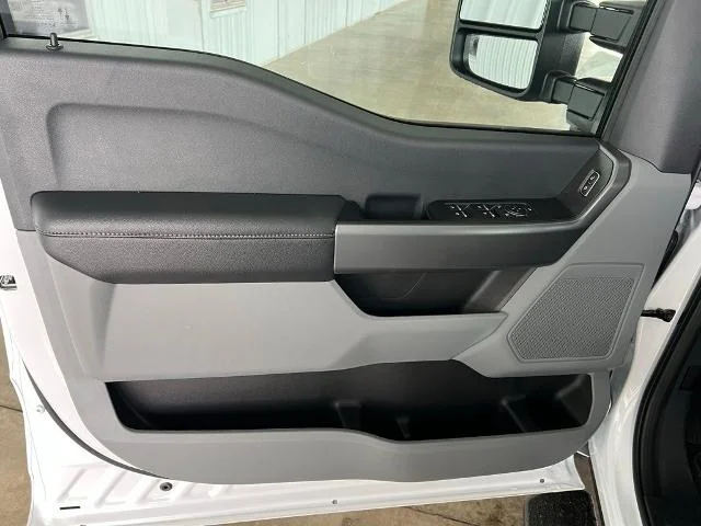 New 2026 Oxford White Ford F-250® XL image 37