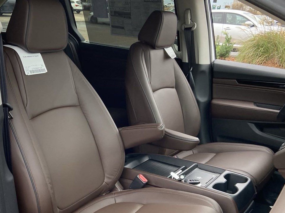 New 2026 Platinum White Pearl Honda Touring image 23