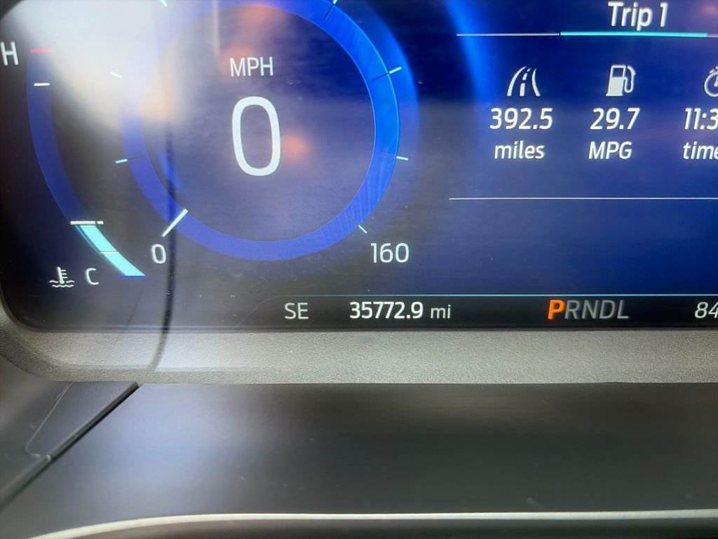 Used 2022 White Metallic Ford SEL image 17