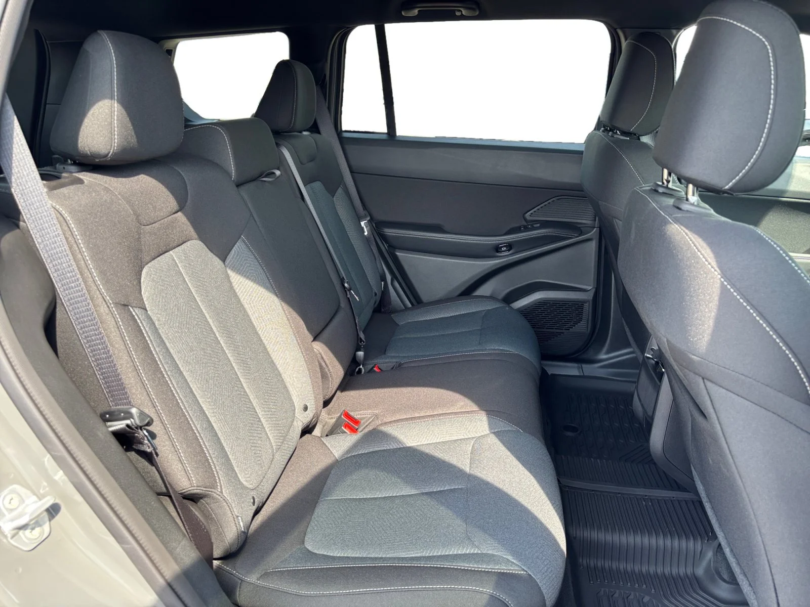 New 2026 STING-GREY Jeep Laredo image 18
