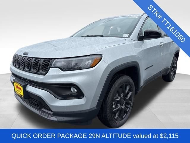 New 2026 Silver Zynith Metallic Clearcoat Jeep Latitude Altitude image 3