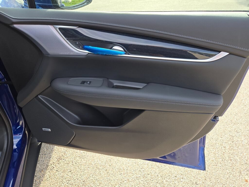 New 2025 Opulent Blue Metallic Cadillac Premium Luxury image 5