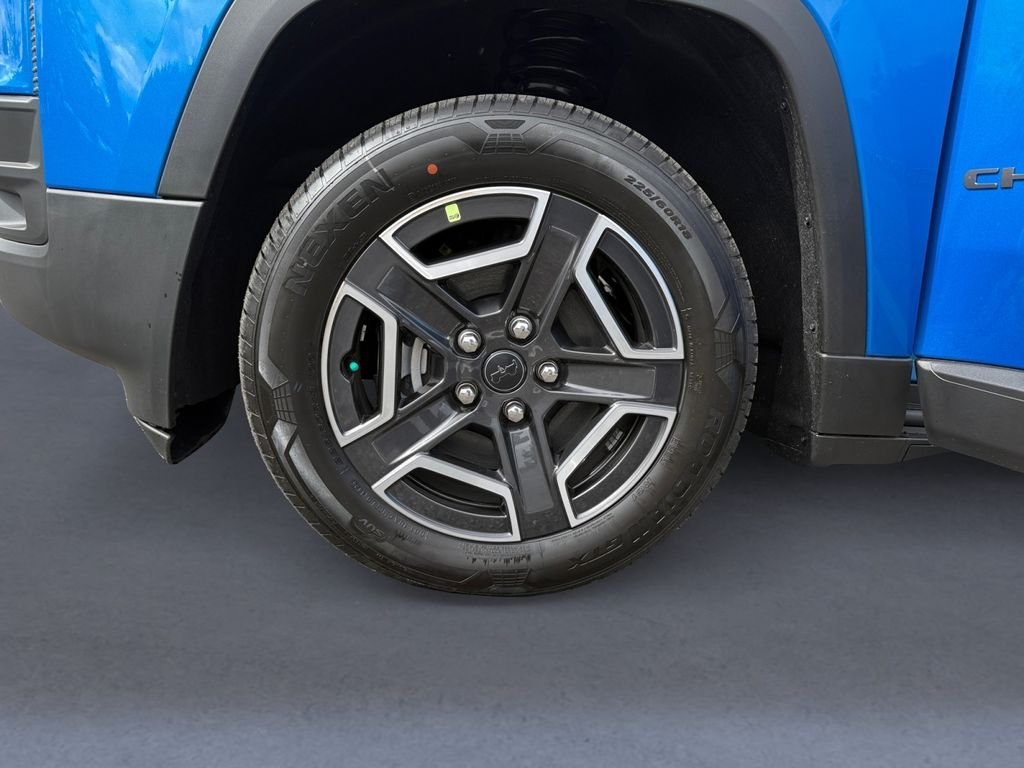 New 2026 Hydro Blue Pearl-Coat Exterior Paint Jeep Limited image 9