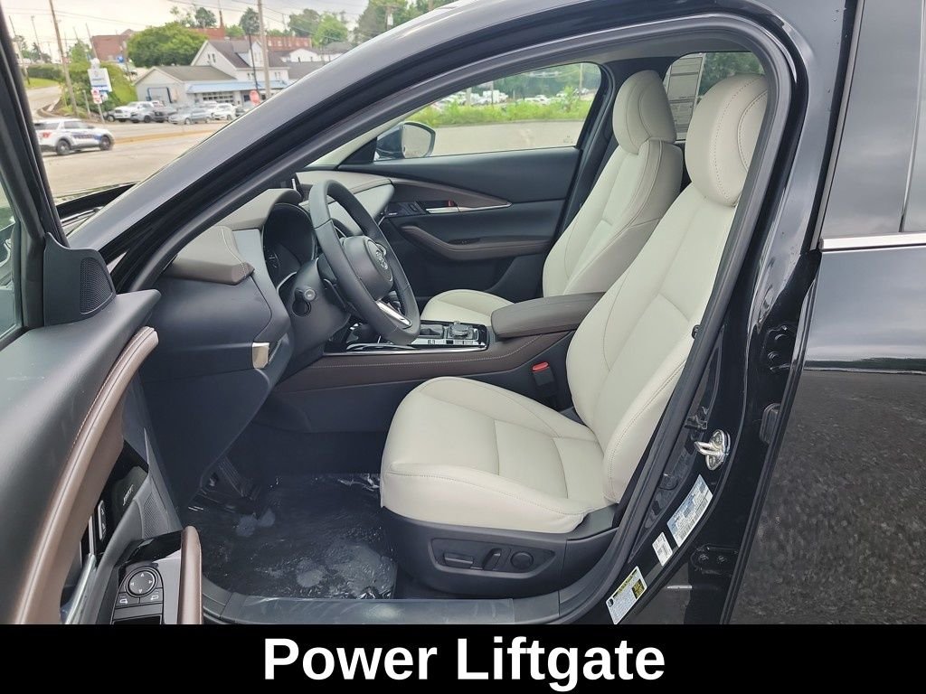 2025 Mazda CX-30 Premium - Photo 10