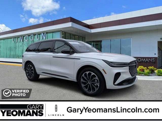 2025 Lincoln Nautilus Reserve AWD's photo