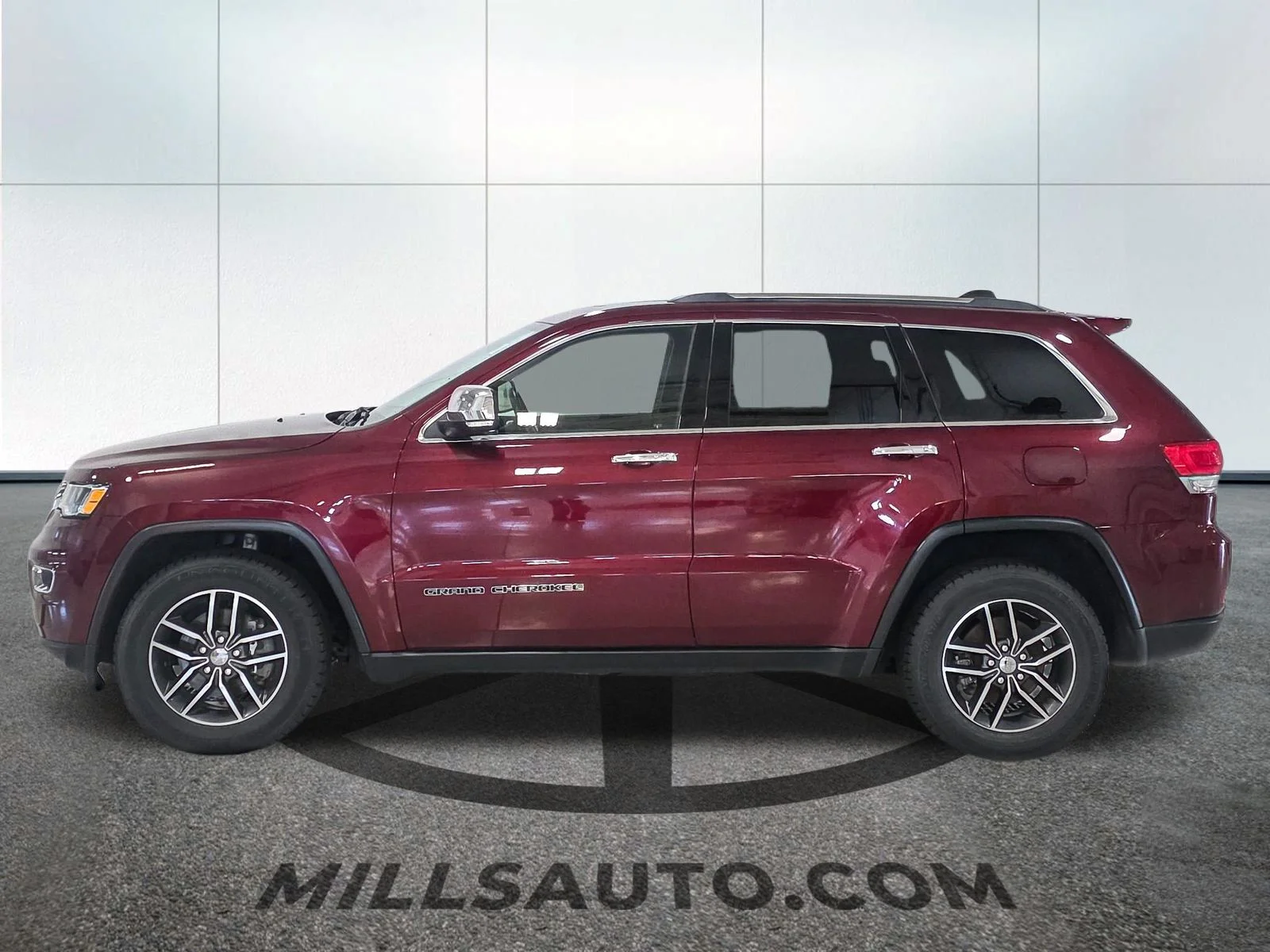 Used 2018 Red Jeep Limited image 3