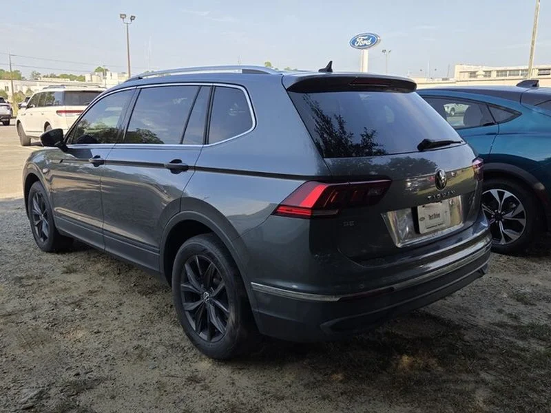 Used 2023 Platinum Gray Metallic Volkswagen SE image 10