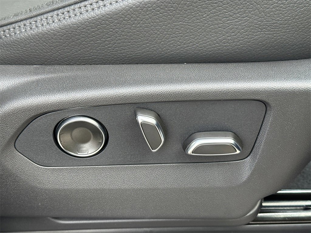 2026 GMC YUKON - Image 40