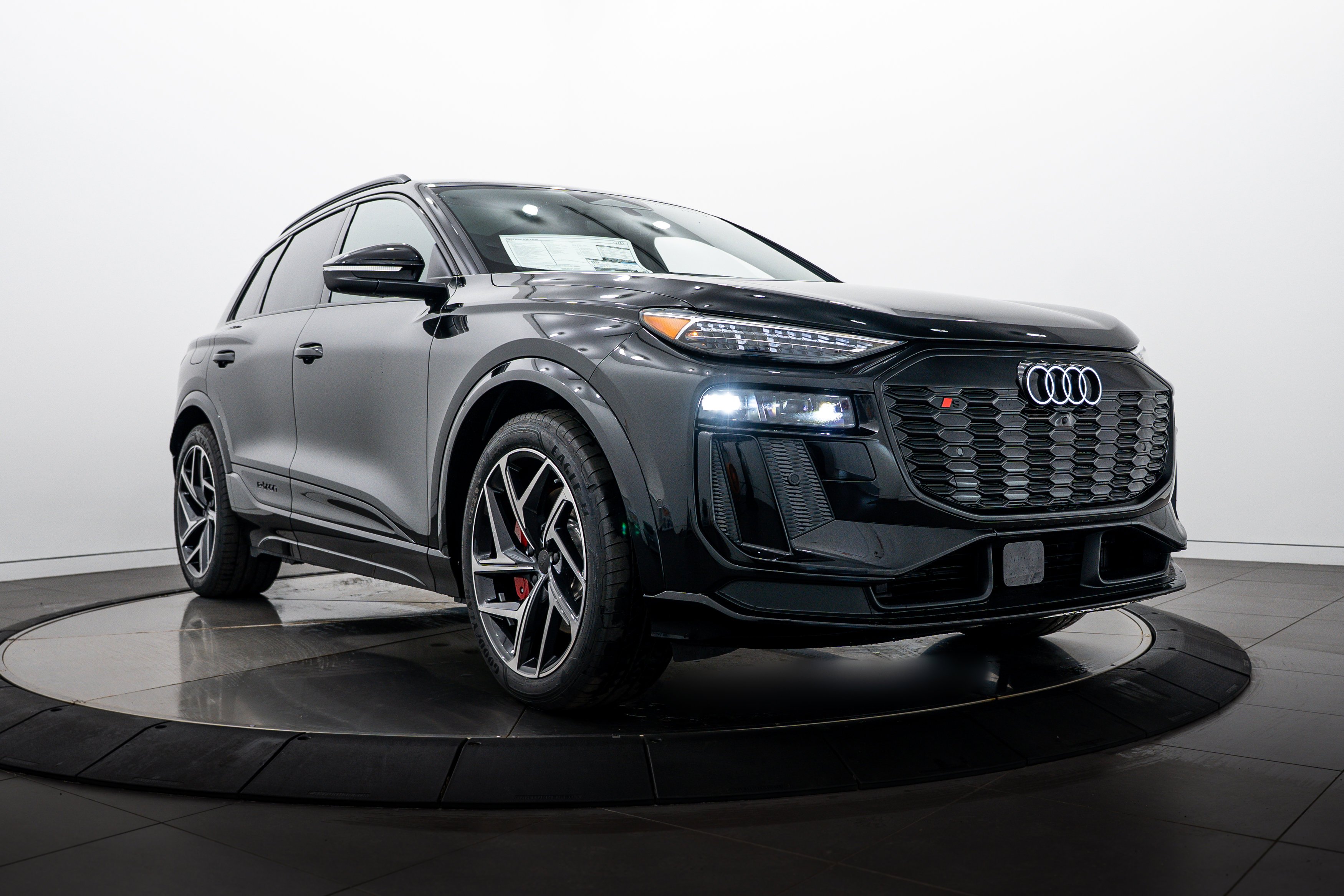 2027 Audi SQ6 e-tron Premium Plus quattro's photo