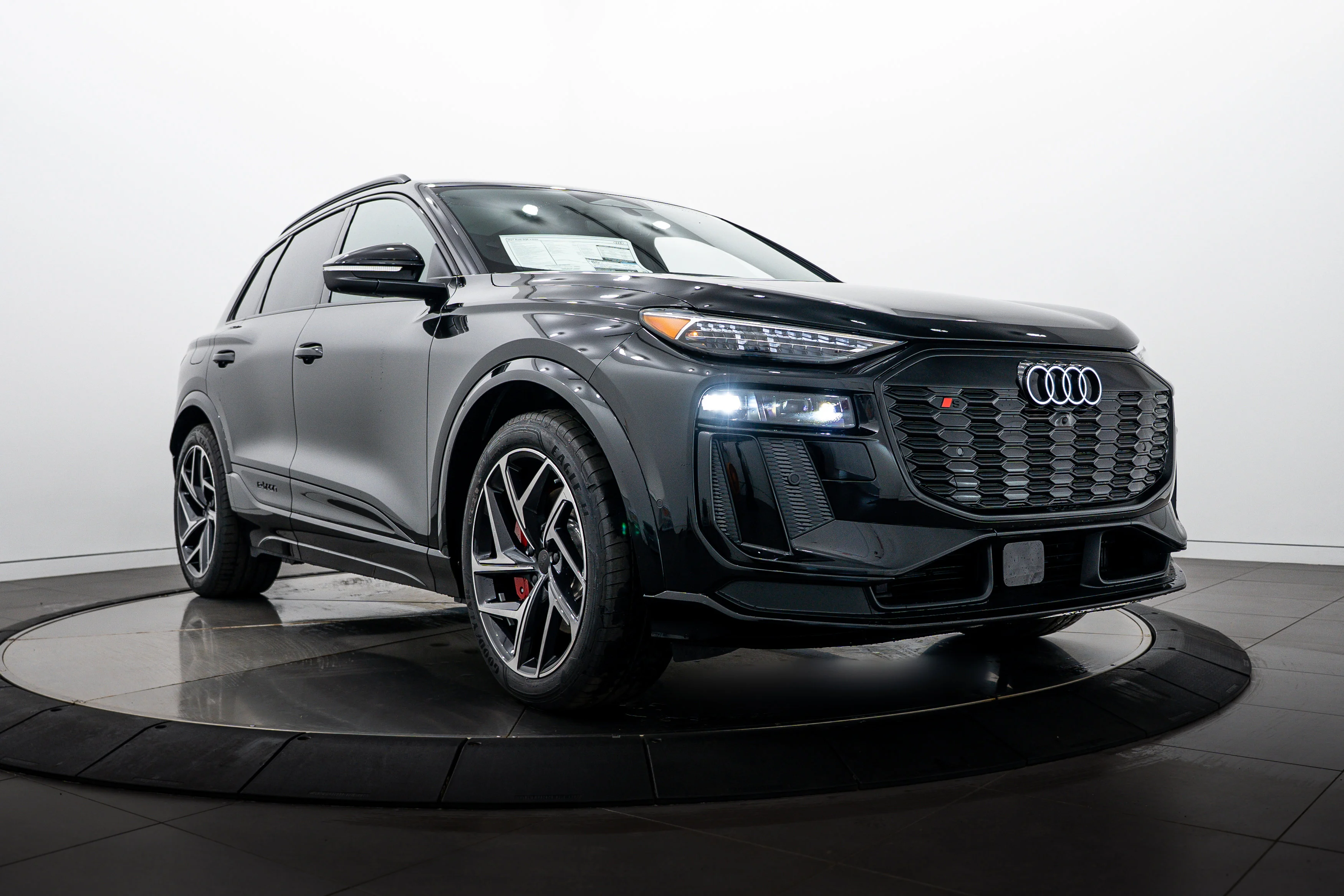 2027 Audi SQ6 e-tron Premium Plus quattro's photo