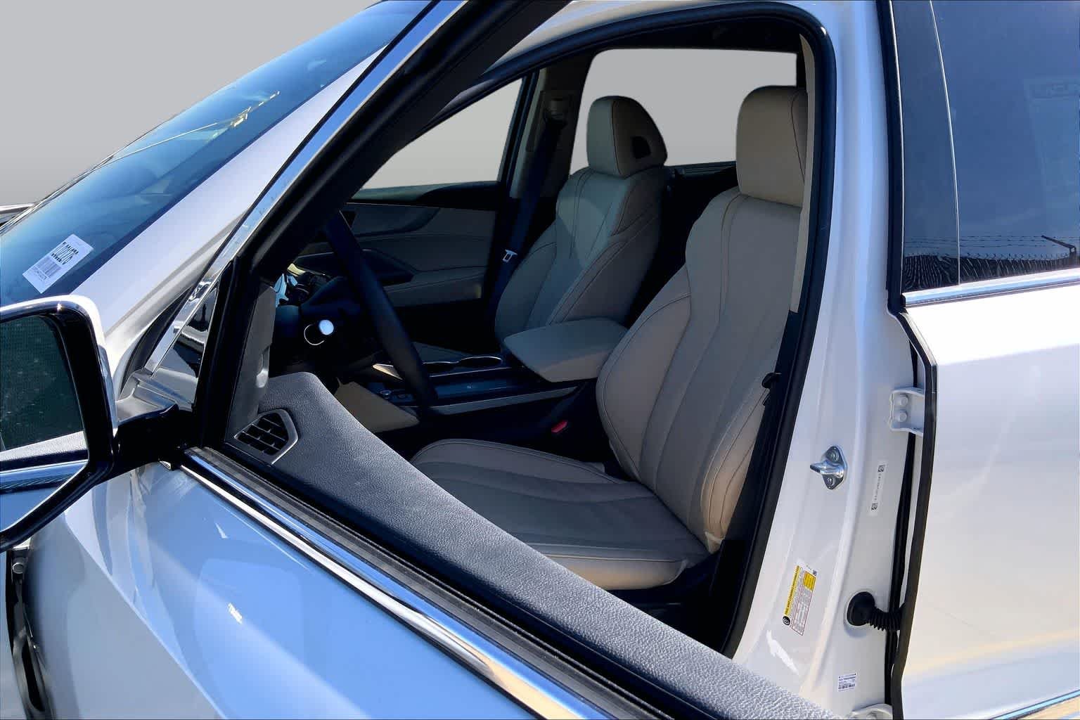 New 2026 Platinum White Pearl Acura w/Technology Package image 9