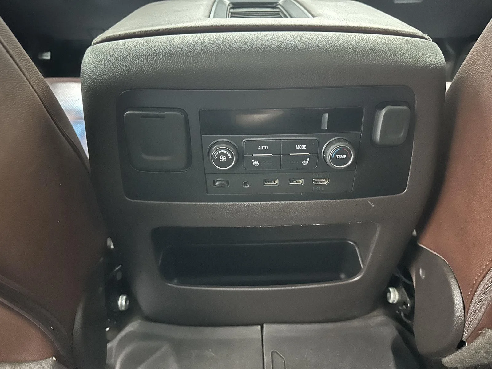 Used 2018 TUNGSTEN METALLIC Chevrolet Premier image 24