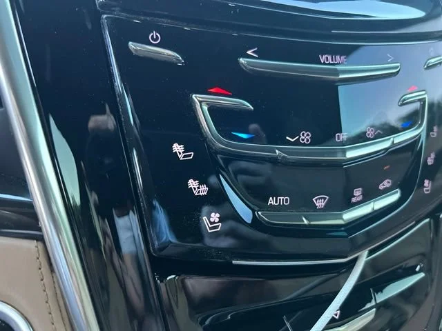 Used 2020 CRYSTAL WHITE TRICOAT Cadillac Platinum image 10