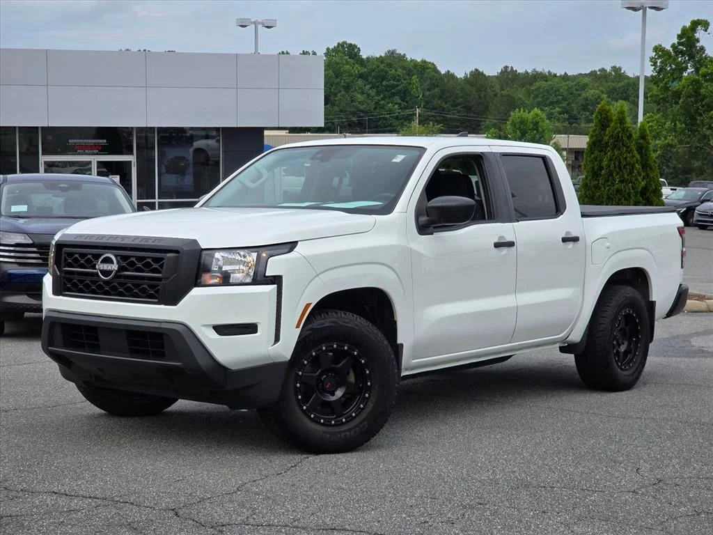 Used 2022 White Nissan S image 2
