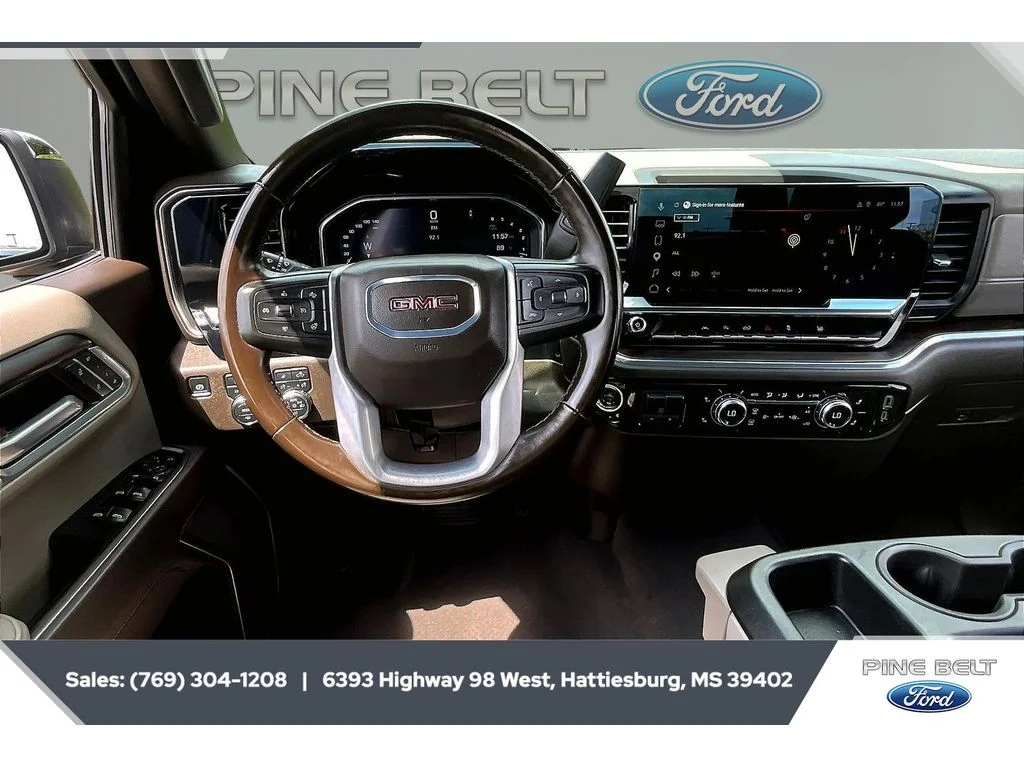 Used 2025 Onyx Black GMC SLT image 5