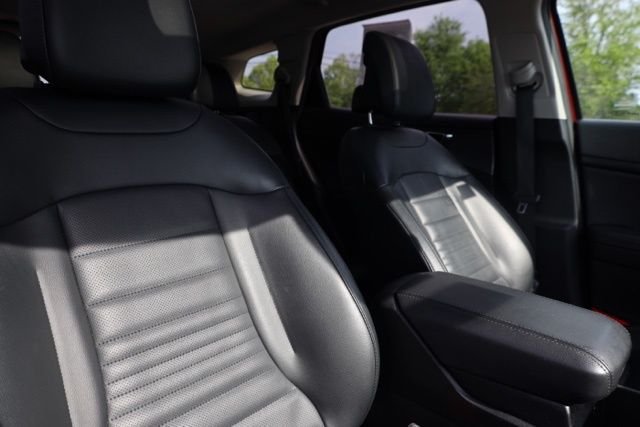 Used 2023 Red Kia SX-Prestige image 43