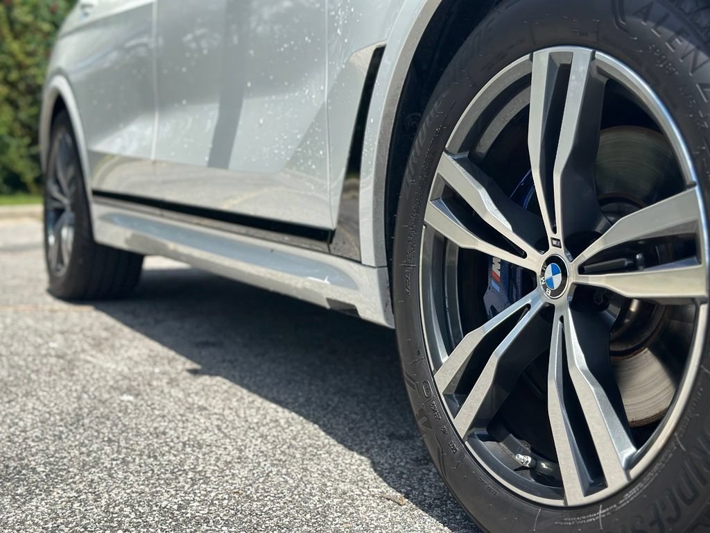 New 2026 Mineral White Metallic BMW xDrive40i image 9