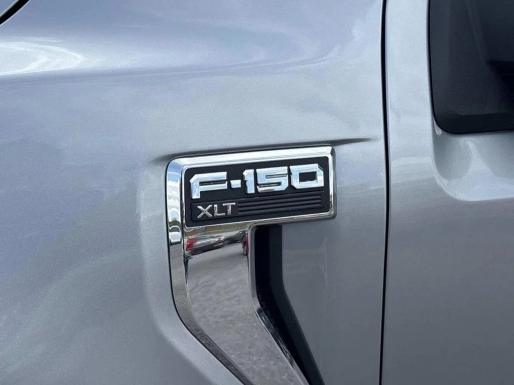 Used 2025 Silver Metallic Ford XLT image 11