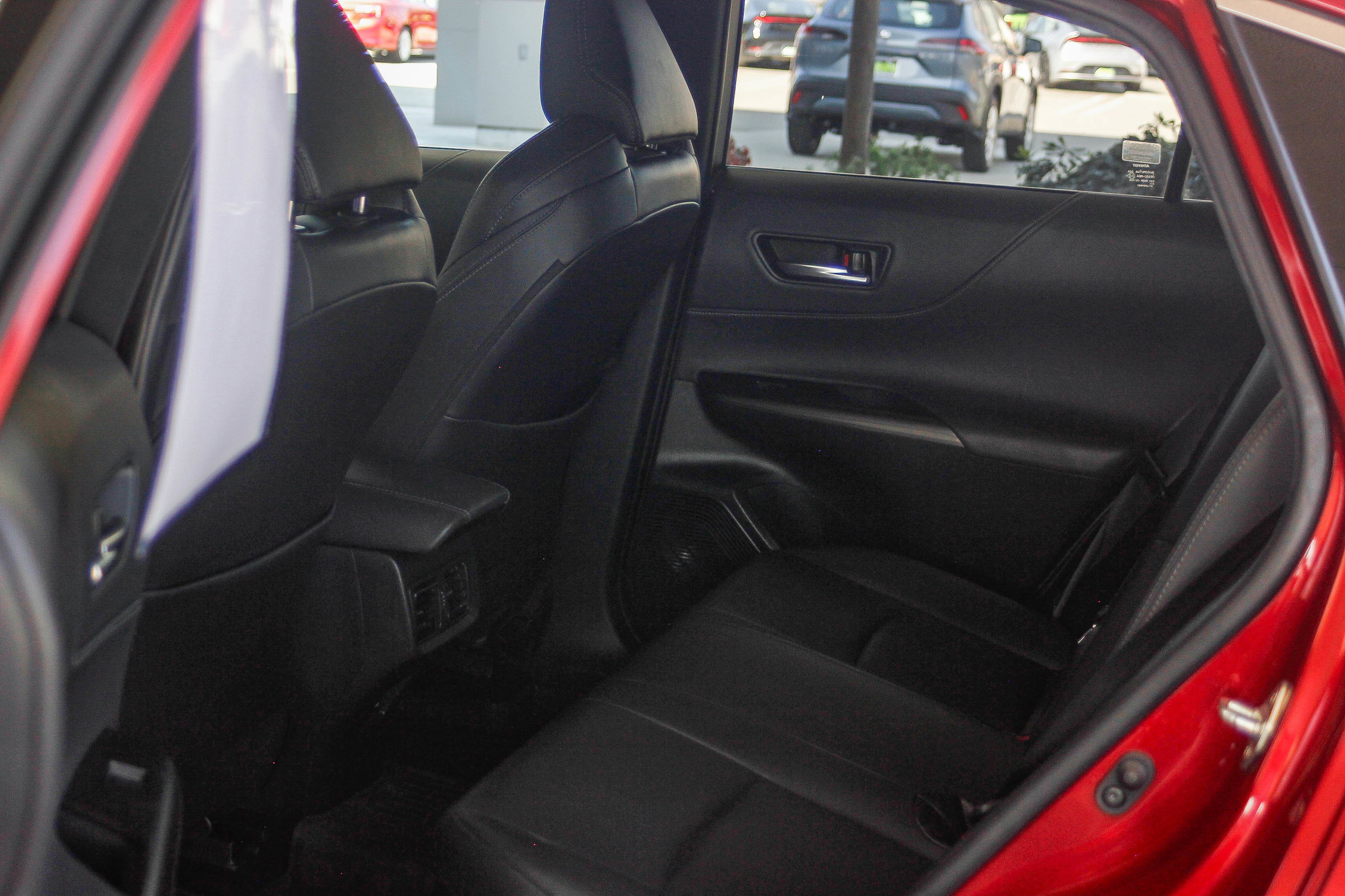 2024 Toyota Venza Nightshade - Photo 18